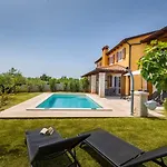 Katharina Villa *