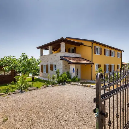 Katharina ヴィラ Kirmenjak